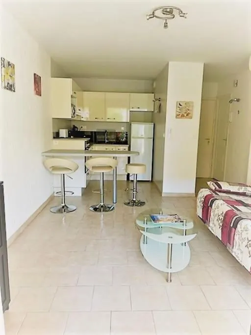 Bel Appartement Proche Du Port Sanary-sur-Mer 0*,  France